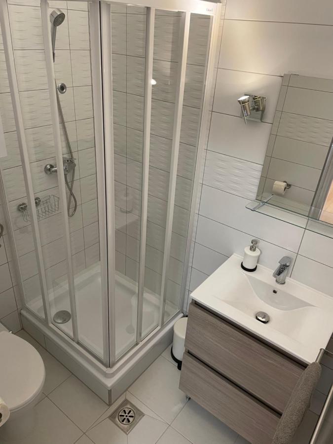 Pingvin Cukraszda Apartman Felso Szint Balatonmariafurdo Bagian luar foto