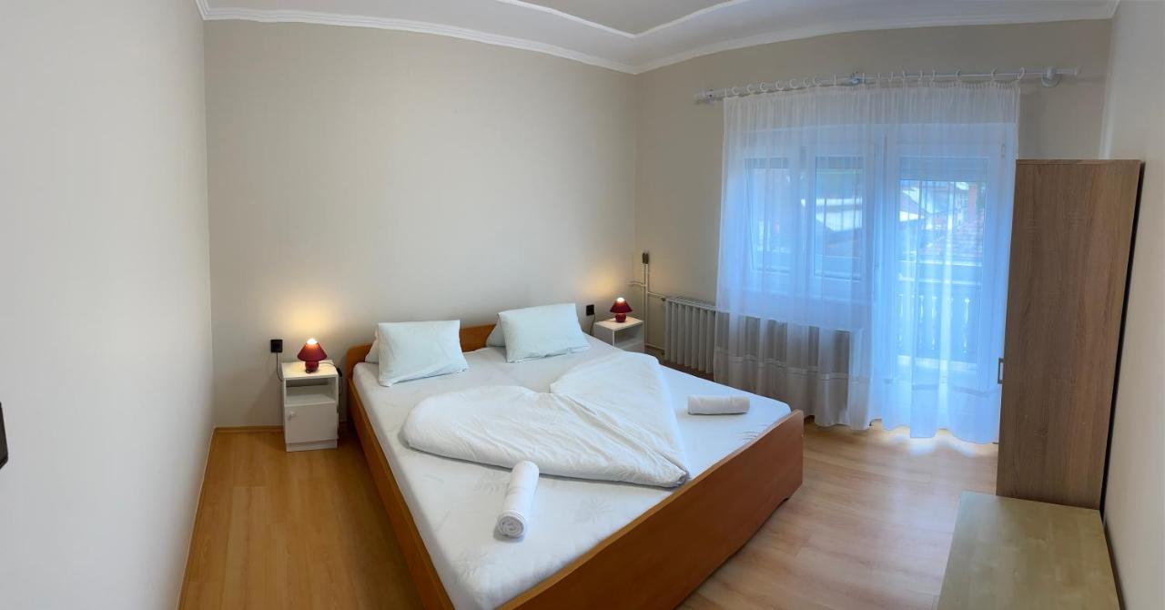 Pingvin Cukraszda Apartman Felso Szint Balatonmariafurdo Bagian luar foto