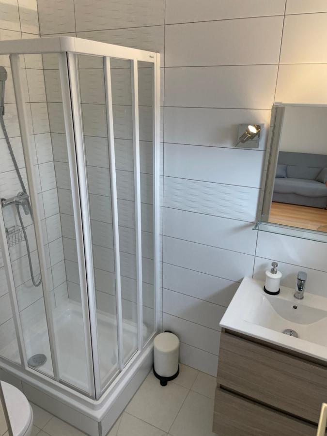 Pingvin Cukraszda Apartman Felso Szint Balatonmariafurdo Bagian luar foto