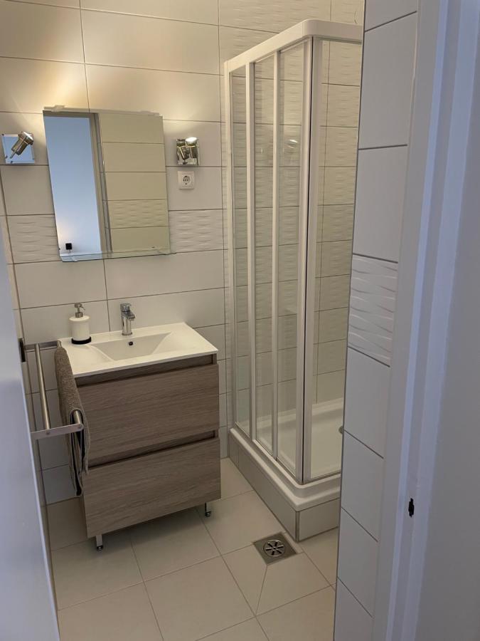 Pingvin Cukraszda Apartman Felso Szint Balatonmariafurdo Bagian luar foto