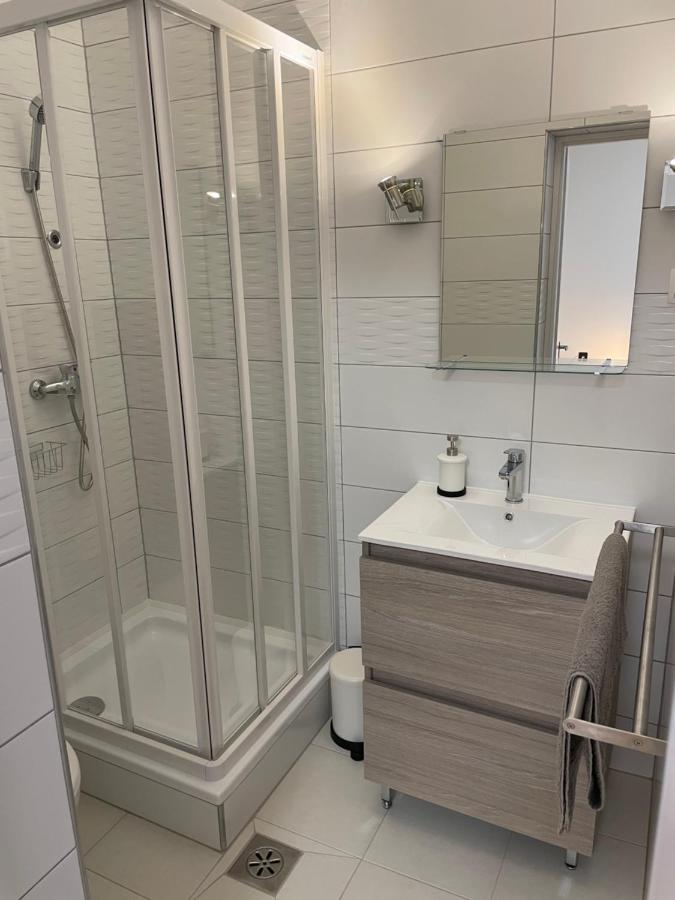 Pingvin Cukraszda Apartman Felso Szint Balatonmariafurdo Bagian luar foto