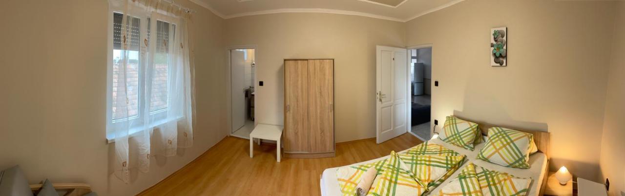 Pingvin Cukraszda Apartman Felso Szint Balatonmariafurdo Bagian luar foto